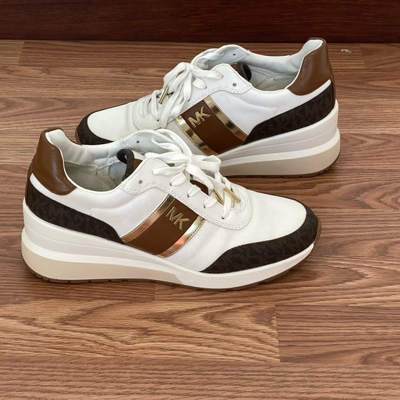 Michael Kors Mabel Trainer Platform Wedge Sneakers Size 9 1/2 White Brown & Gold - Picture 9 of 9